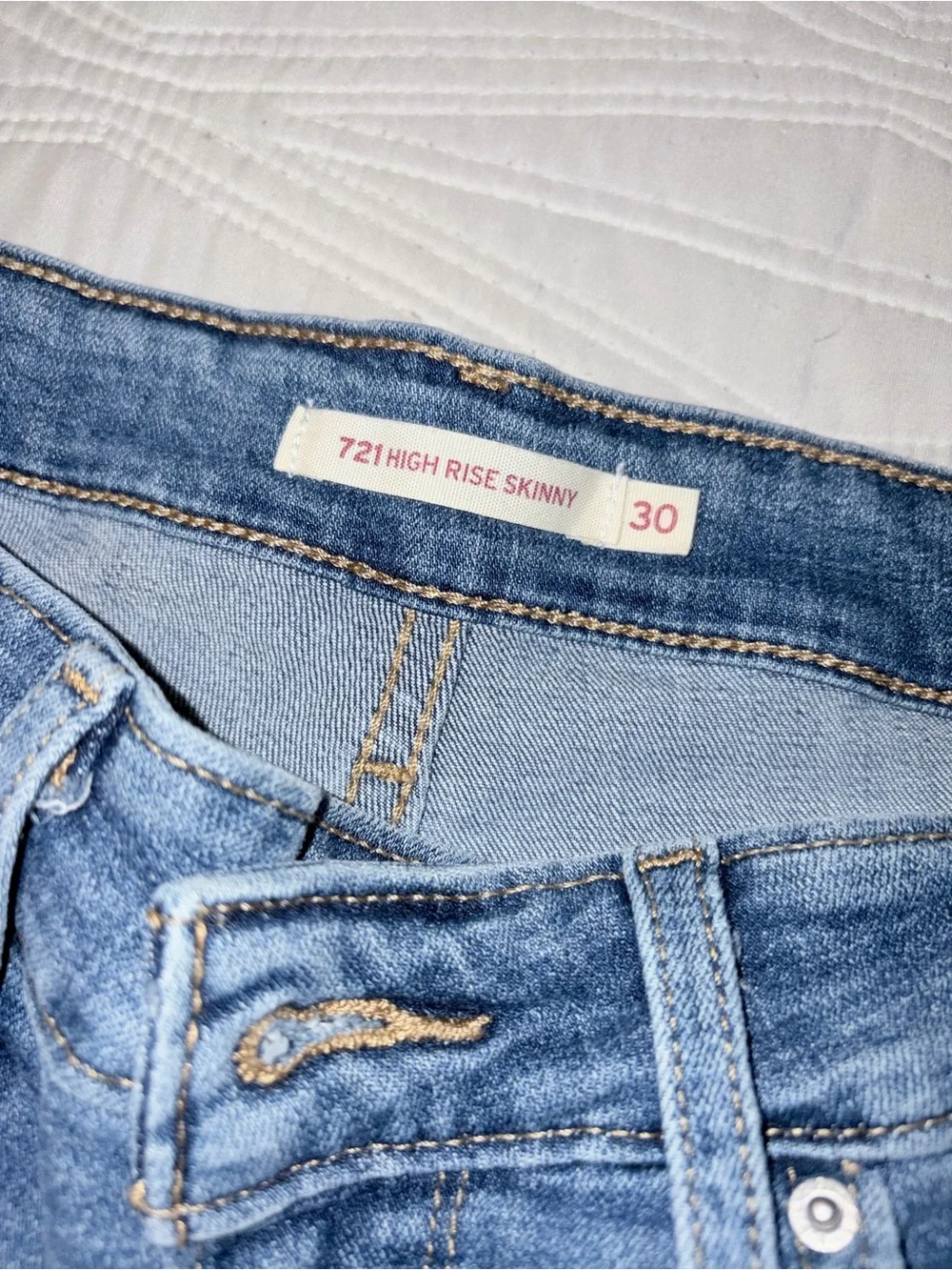 Levi's Women's Blue Straight-Leg Jeans with Knee Distress